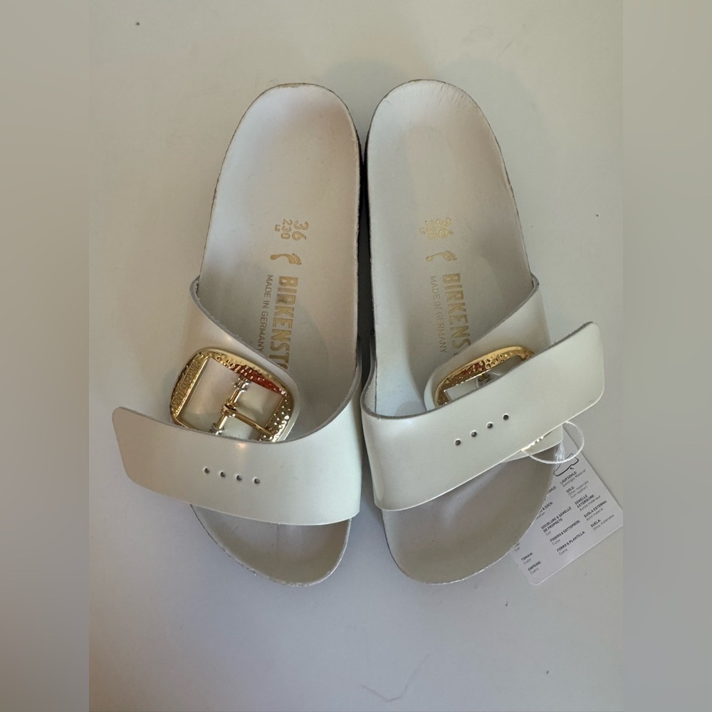 Birkenstock Cream Sandals with Gold Accents - Picture 5 of 14